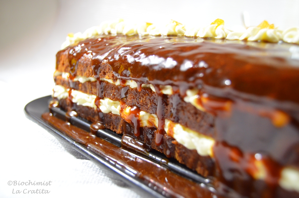 Tort cu caramel si crema de branza