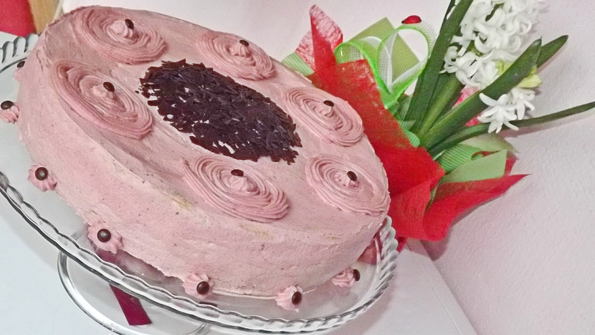 Tort cu crema de mascarpone, jeleu de zmeura si crema de unt cu zmeura