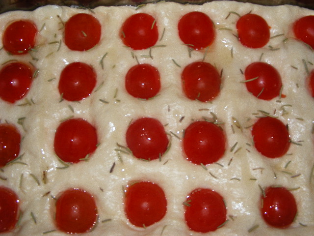 Pizza cu rosii cherry