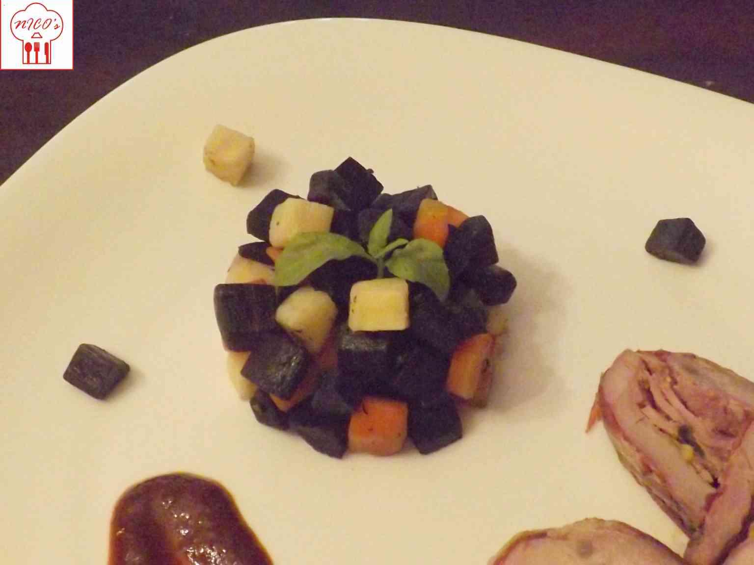 Rulada de porc cu cartofi duchesse sau mix de legume