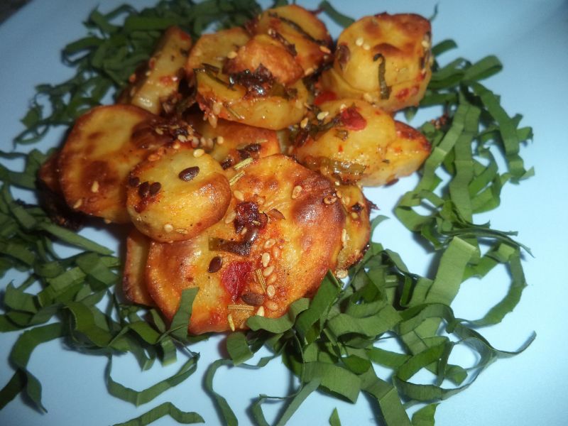 Cartofi la cuptor cu leurda si rozmarin