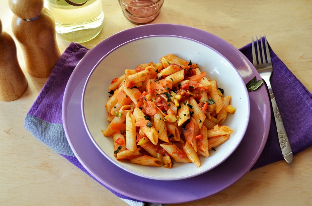 Penne cu legume si sos provensal