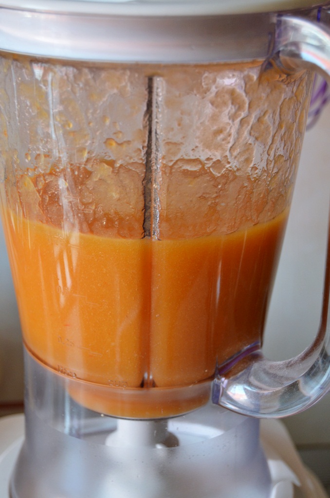 Supa crema de legume si rosii cu taitei