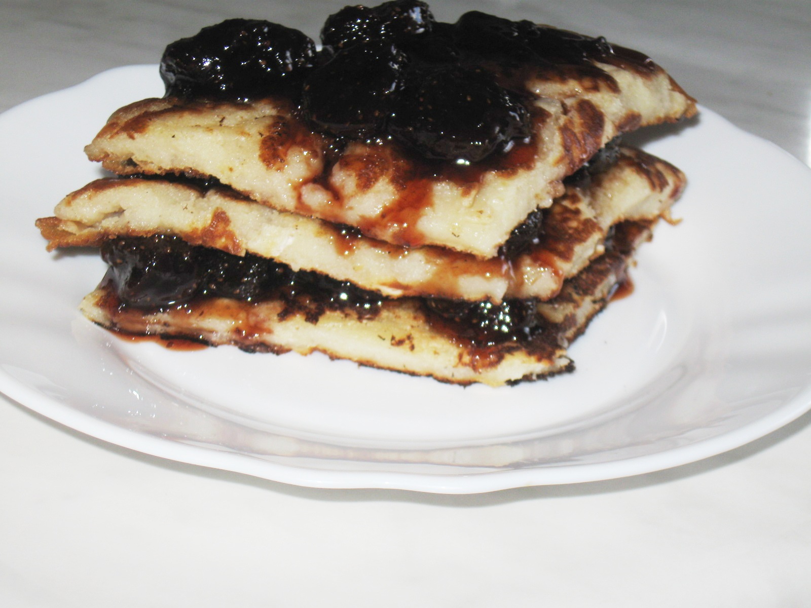 Pancakes cu dulceata de capsuni