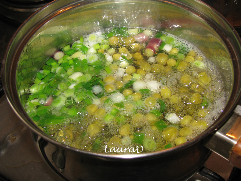 Pate de mazare si ceapa verde