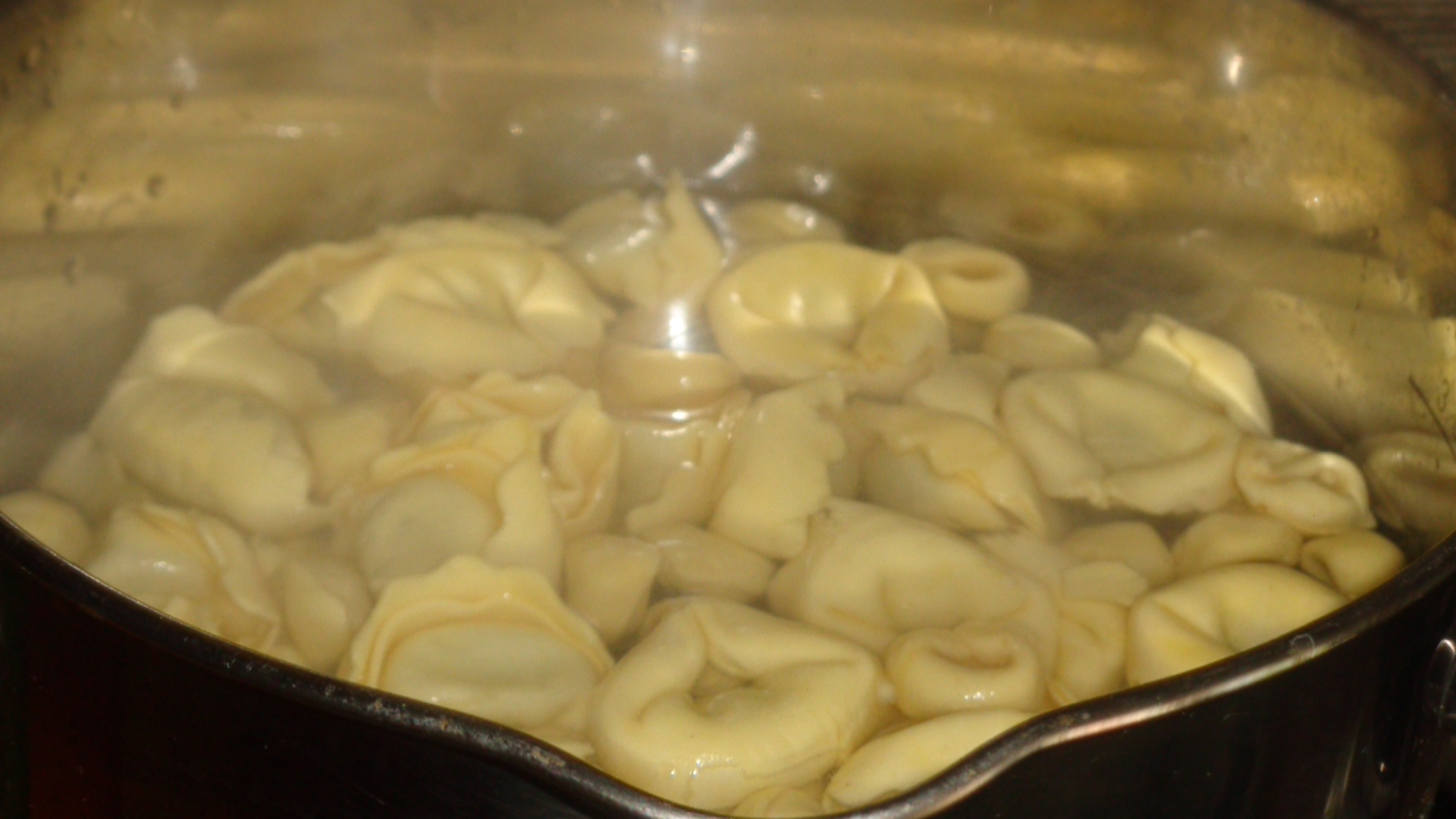 Tortellini cu ciuperci si carnaciori