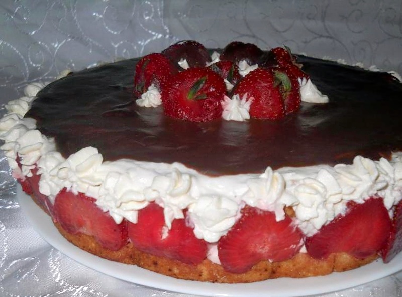 Tort bavareza de capsuni