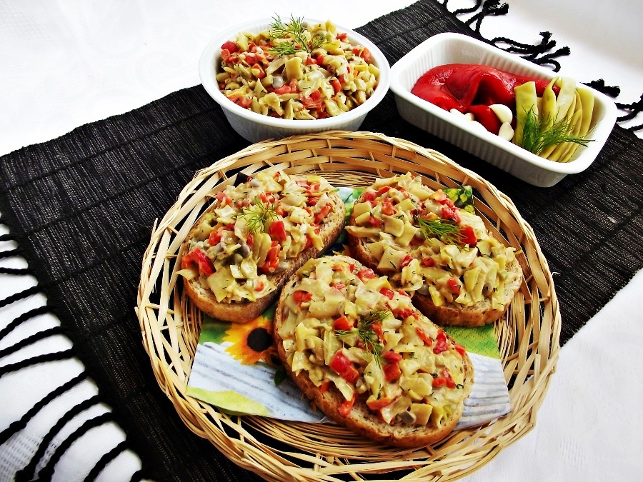 Salata de fasole verde cu ardei copt si maioneza