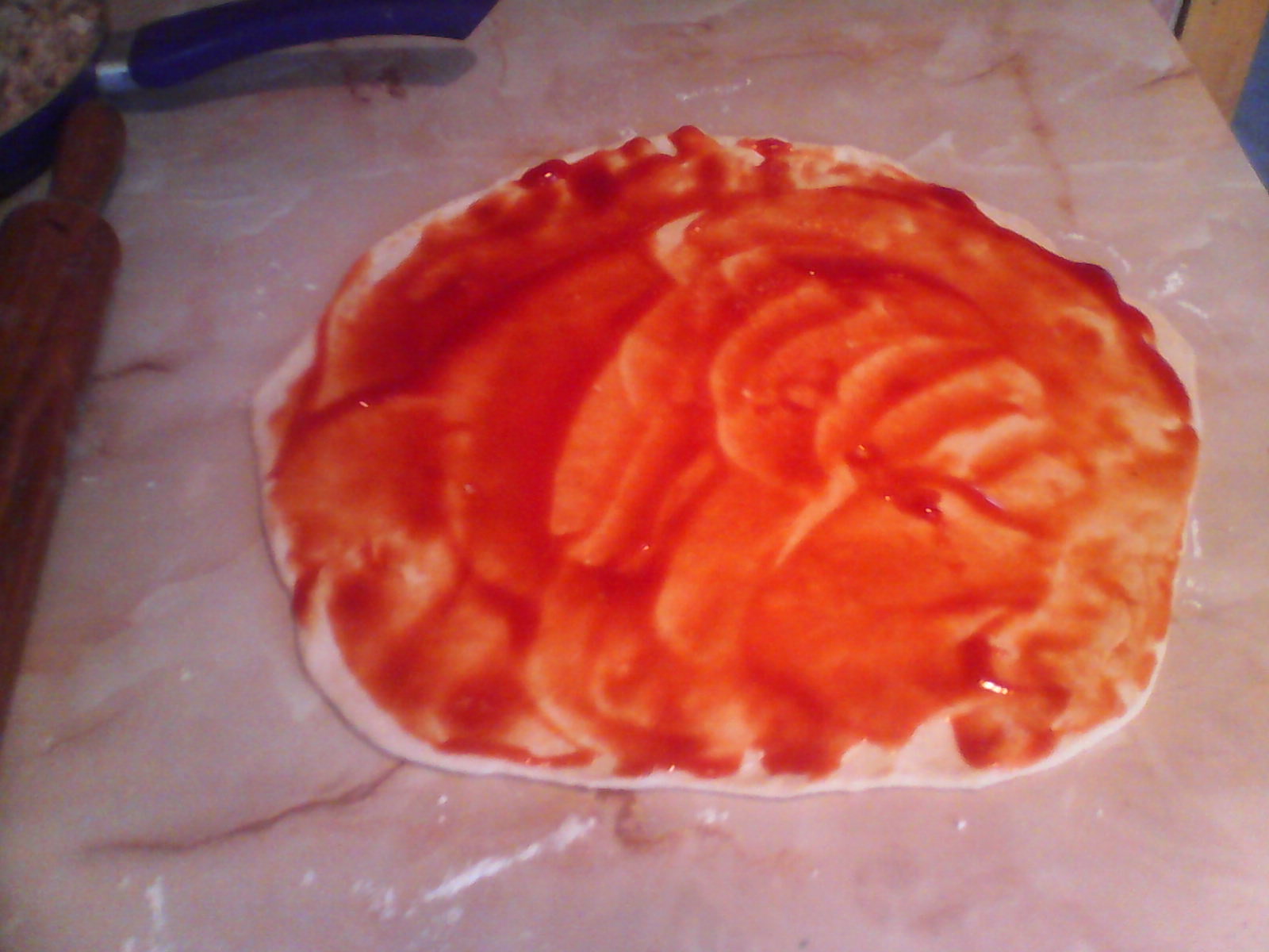 Pizza taraneasca cu piept de pui