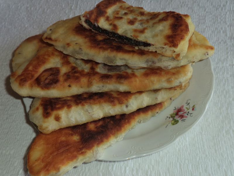 Placinte cu stir rosu si / sau branza