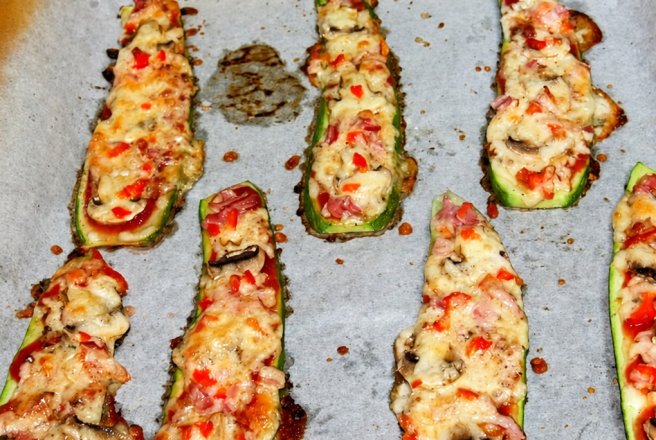Pizzette pe felii de dovlecei