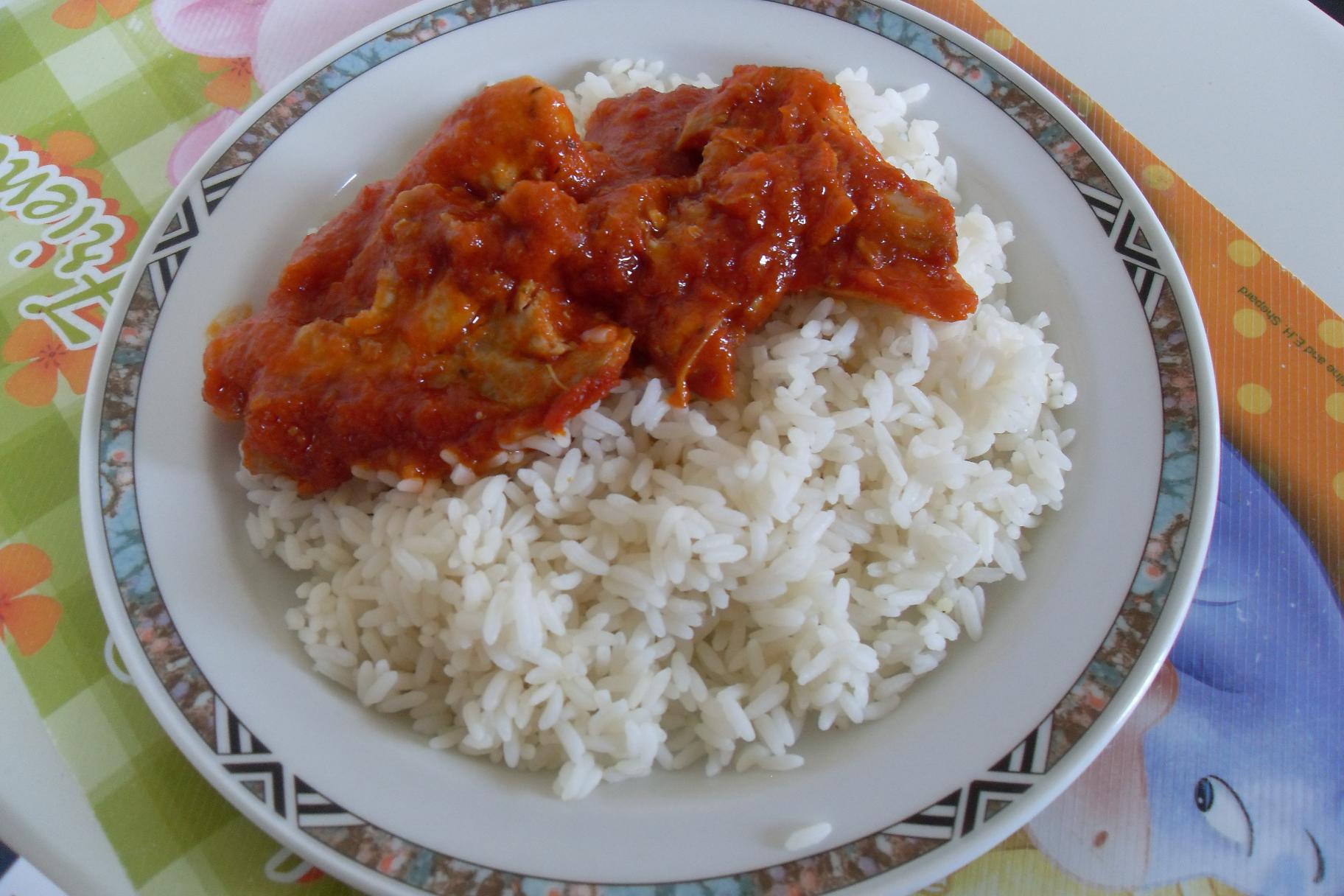 Nigerian chicken stew (stew nigerian de pui)