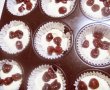 Cupcakes cu vişine şi ciocolată-6