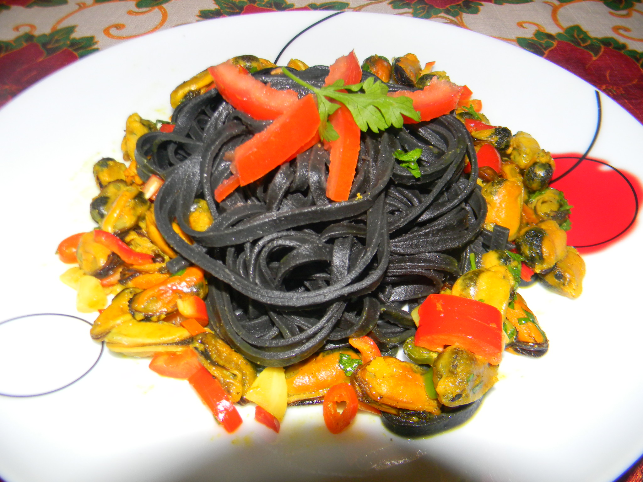 Tagliolini al nero di seppia e cozze