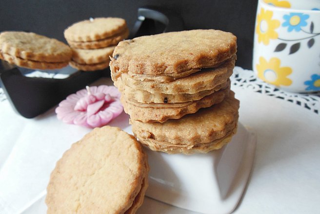 Biscuiti cu ness si crema de alune