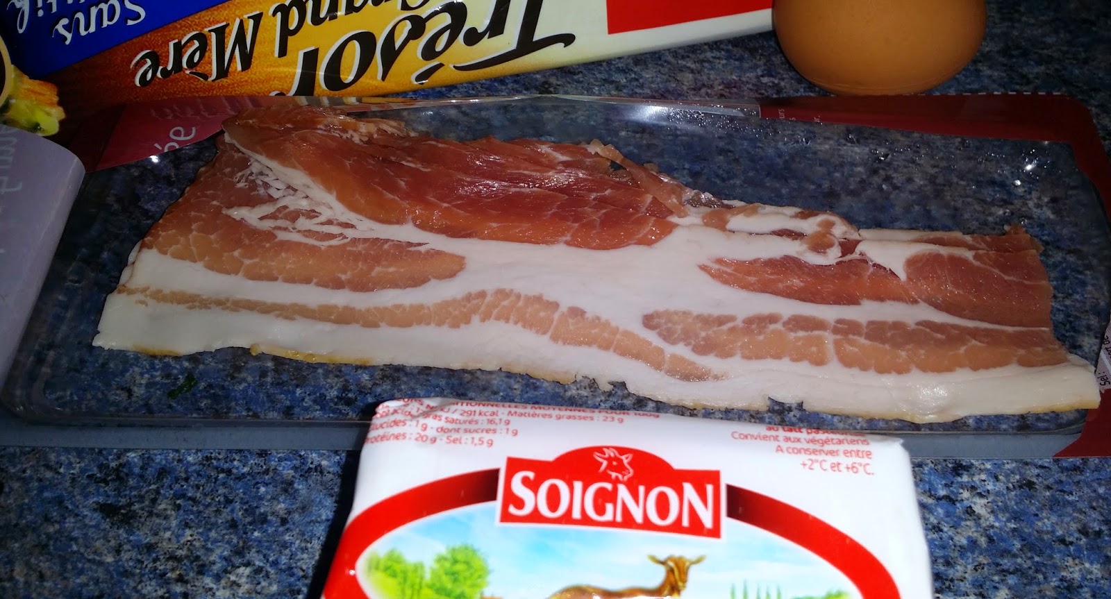 Aperitiv cu bacon si branza de capra