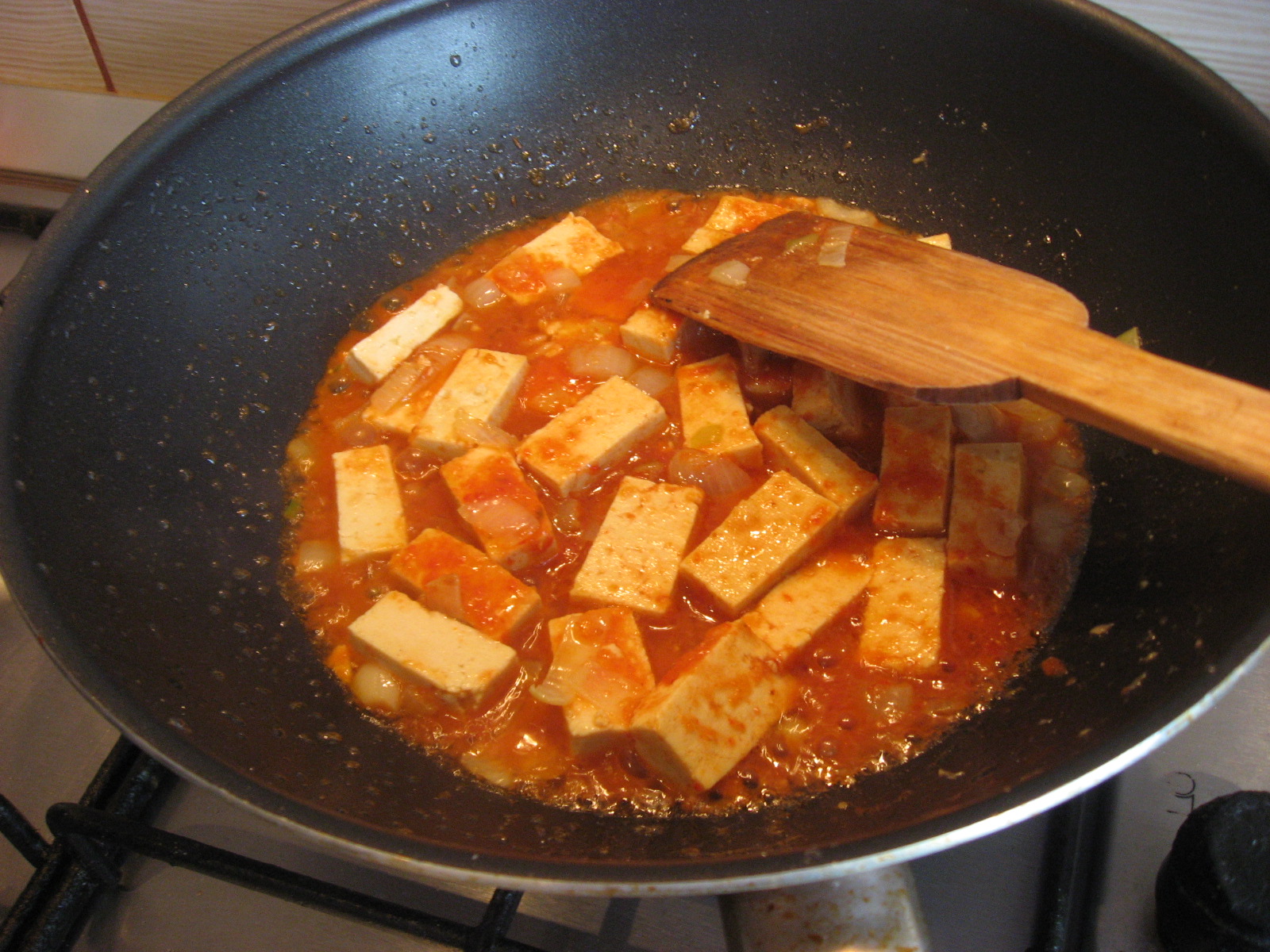 Salata de broccoli cu tofu