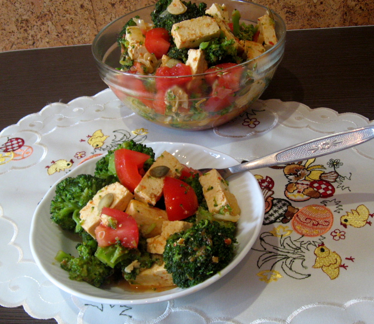 Salata de broccoli cu tofu