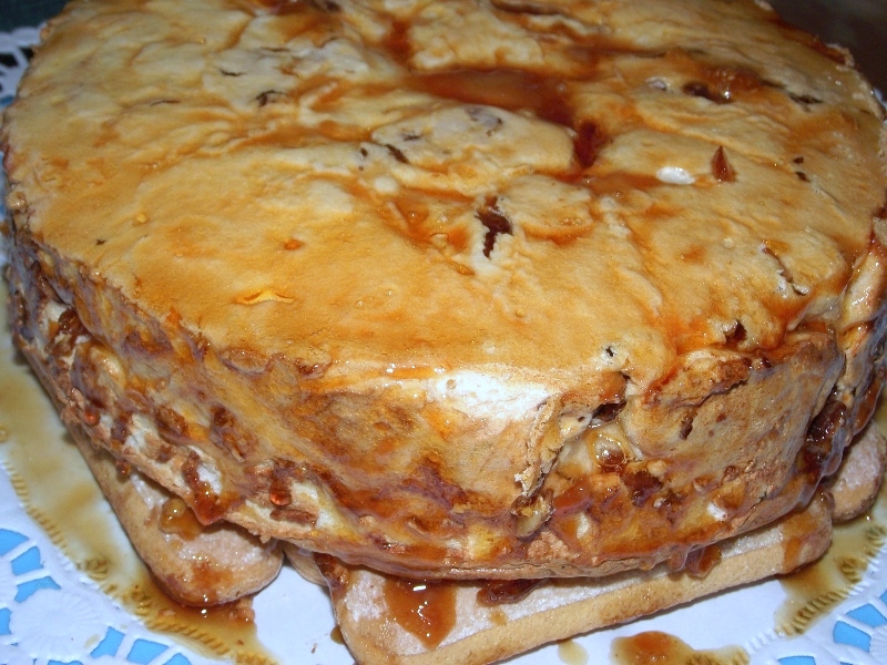 Tort cu dulceata de trandafiri