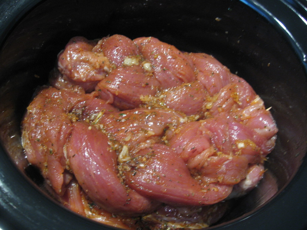 Muschiulet de porc impletit, preparat la slow cooker Crock-Pot