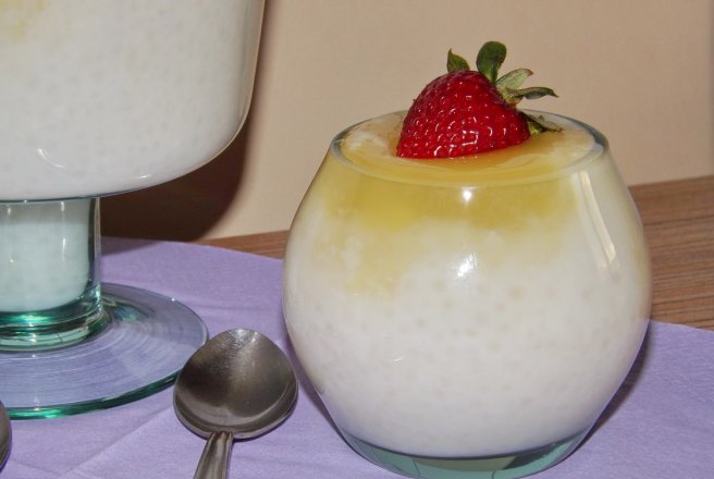 Budinca de tapioca cu lapte de cocos si ananas