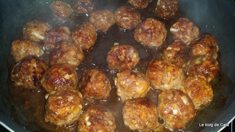 Frigarui japoneze Tsukune teriyaki