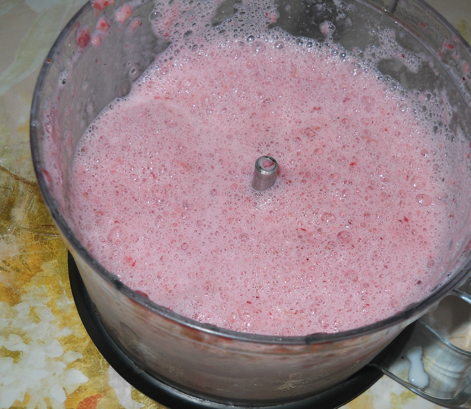 Smoothie cu capsuni si rubarba