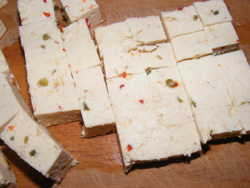 Salata de post cu paste si branza tofu