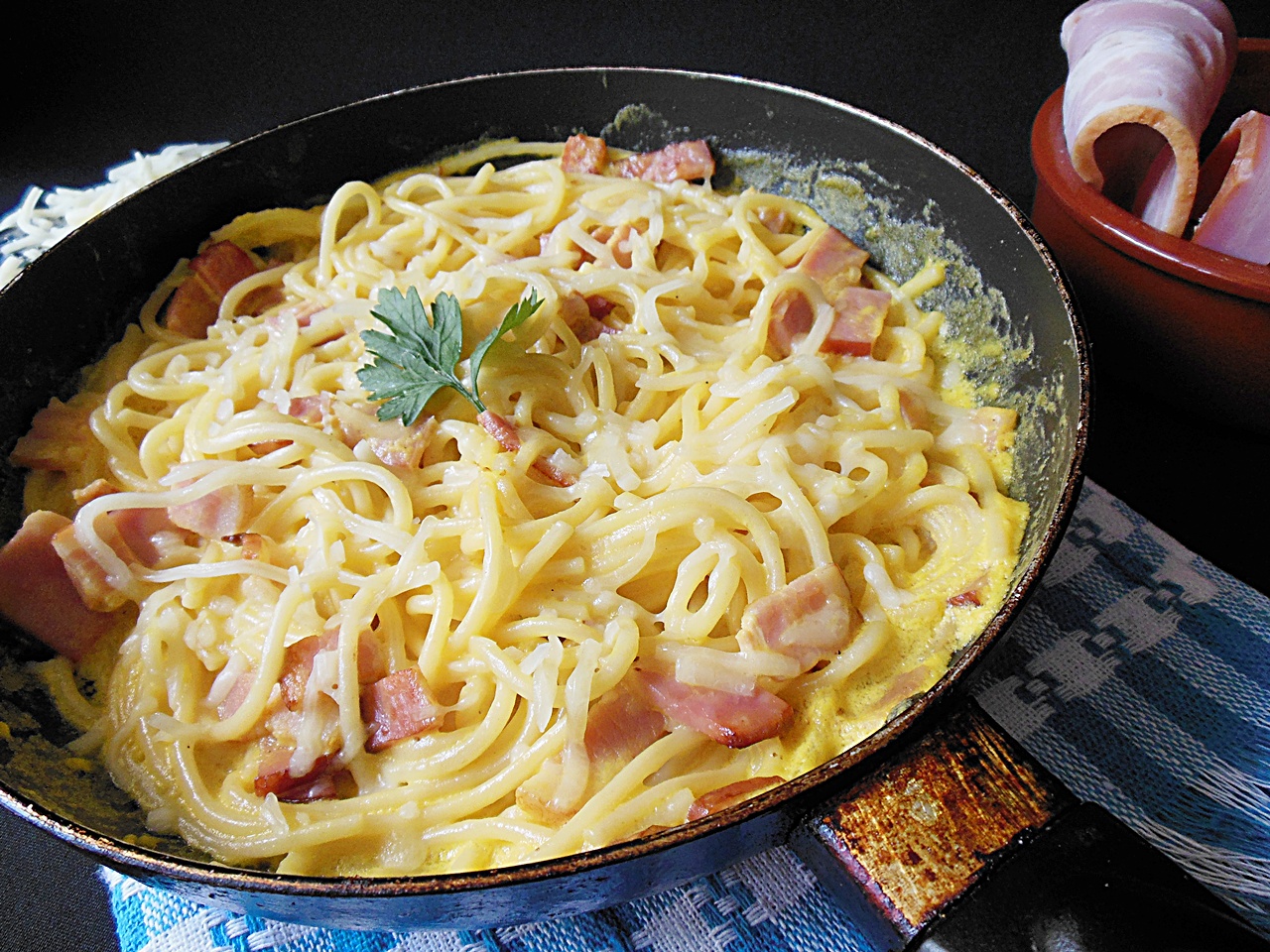 Spaghete carbonara, reţetă adaptata