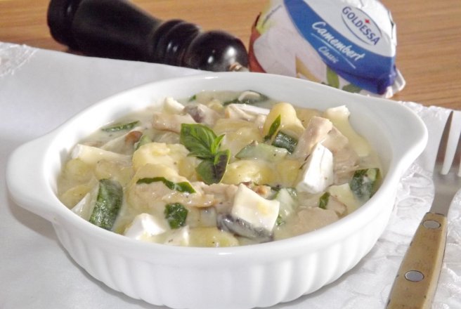 Gnocchi cu sos alb, zucchini si ciuperci