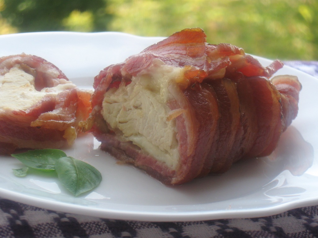 Piept de pui imbracat in bacon