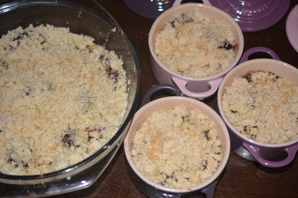 Crumble cu caramel si prune