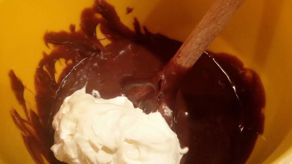 Tort TREI CIOCOLATE