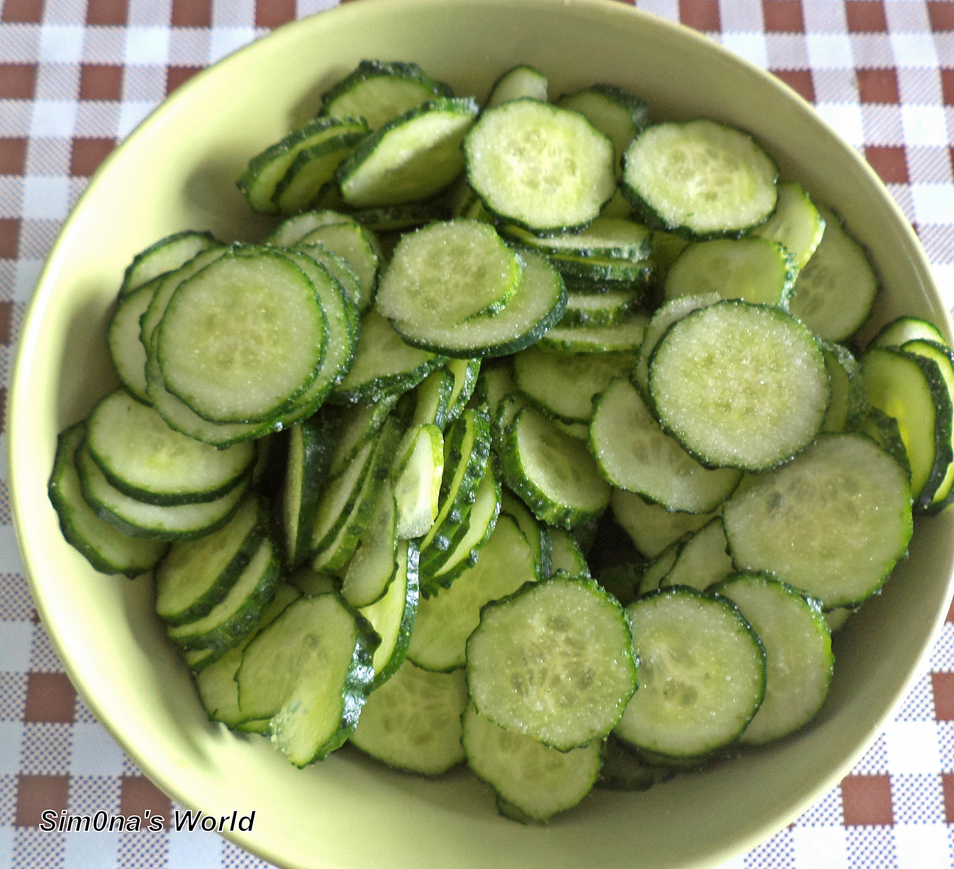 Salata de castraveti cu usturoi si marar