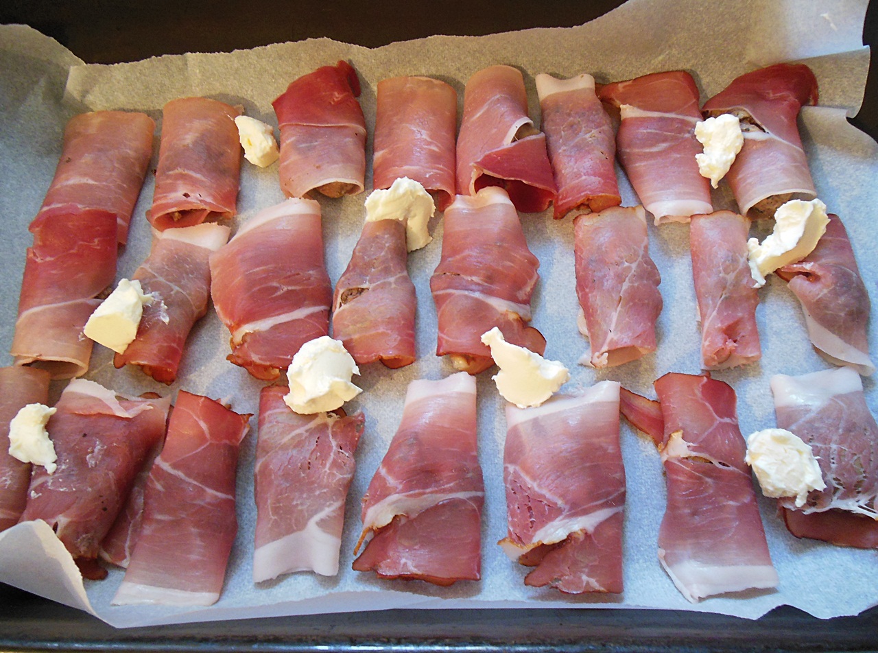 Ficatei de pui inveliti in bacon