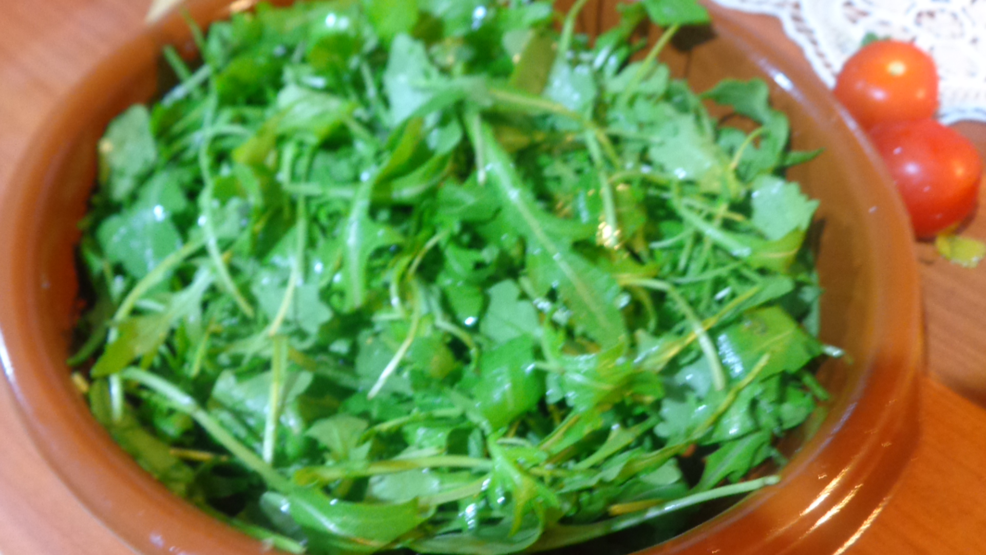 Salata de creveti, rucola si mango