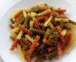 Paste fusilli cu busuioc si sos de rosii-2