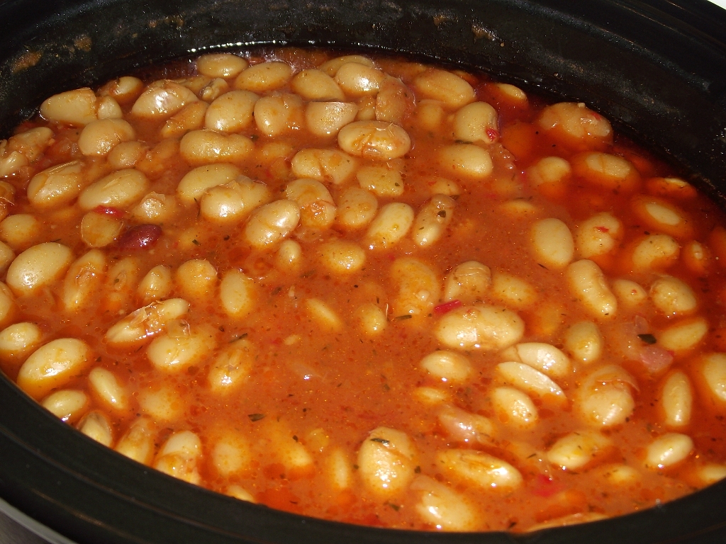 Fasole scazuta, de post, preparata la slow cooker Crock-Pot