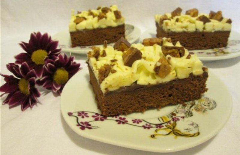 Brownie cu mascarpone si caramel