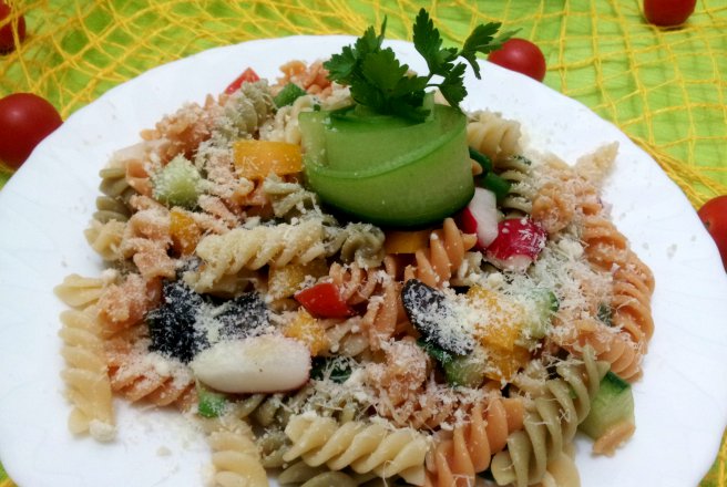 Salata de fusilli cu legume