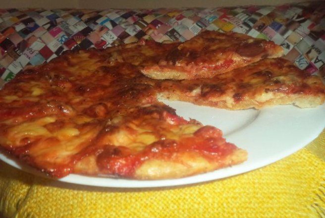 Pizza din aluat cu masline si fulgi de ovaz