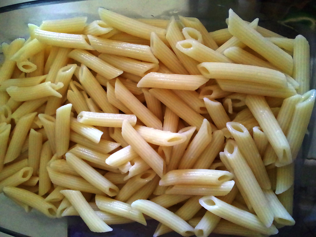 Penne cu ton la cuptor