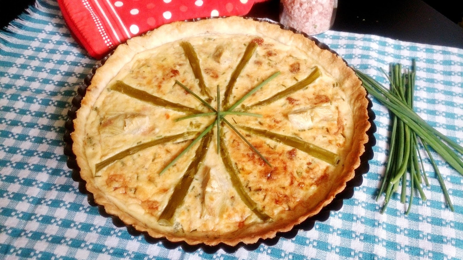 Quiche cu ton, rosii deshidratate si sparanghel