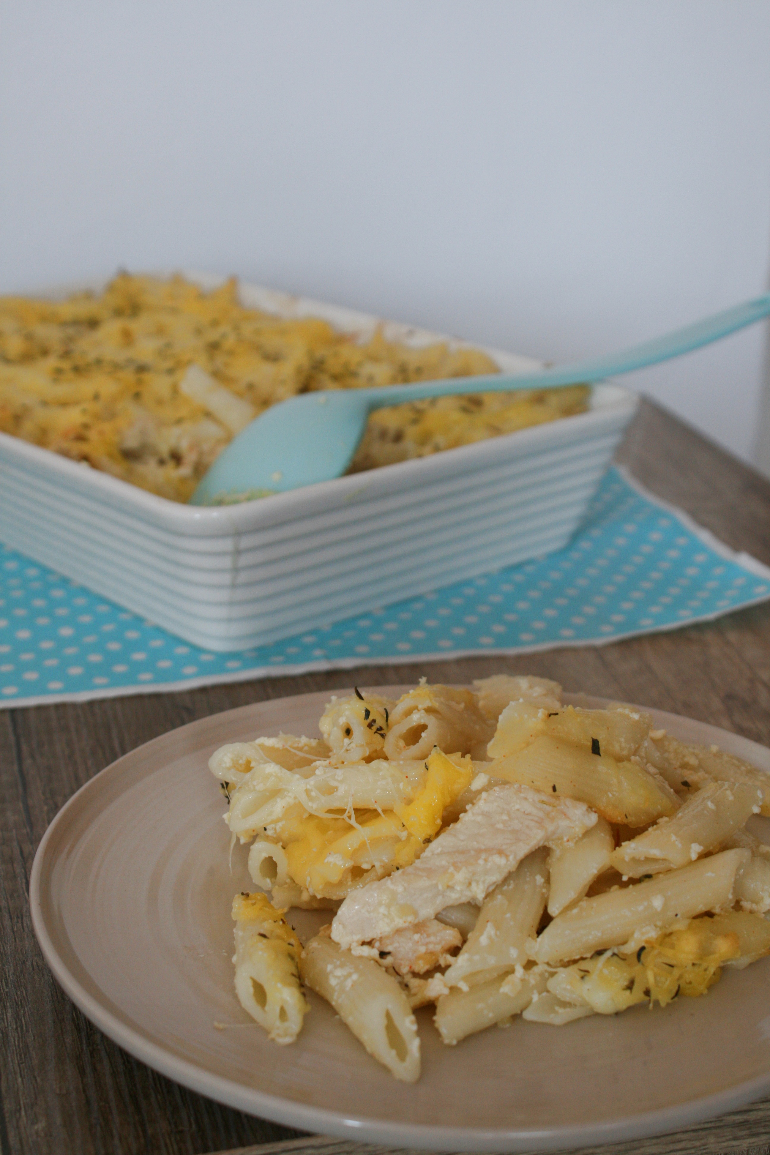 Penne la cuptor cu carne de pui