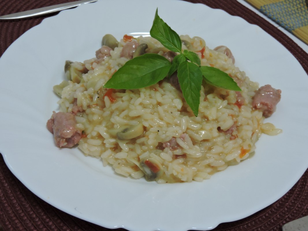 Risotto cu ciuperci si carnati proaspeti