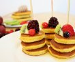 Mini Pancakes cu Miere si Fructe-1