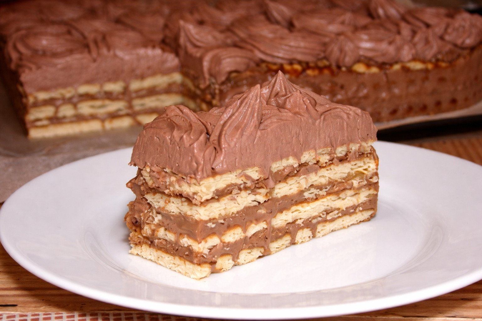 Desert tort de biscuiti cu crema de mascarpone si finetti