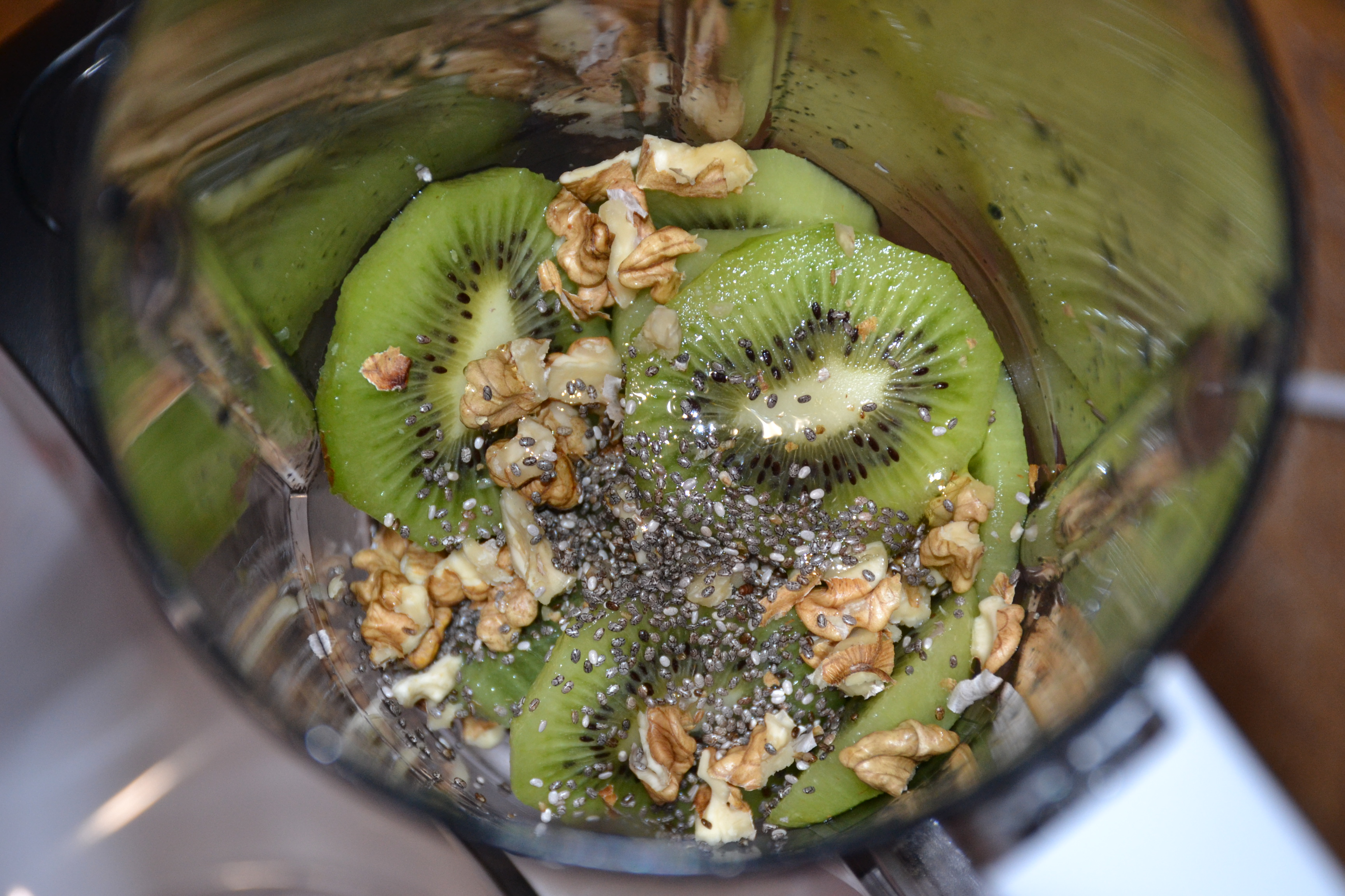 Smoothie cu kaki si kiwi