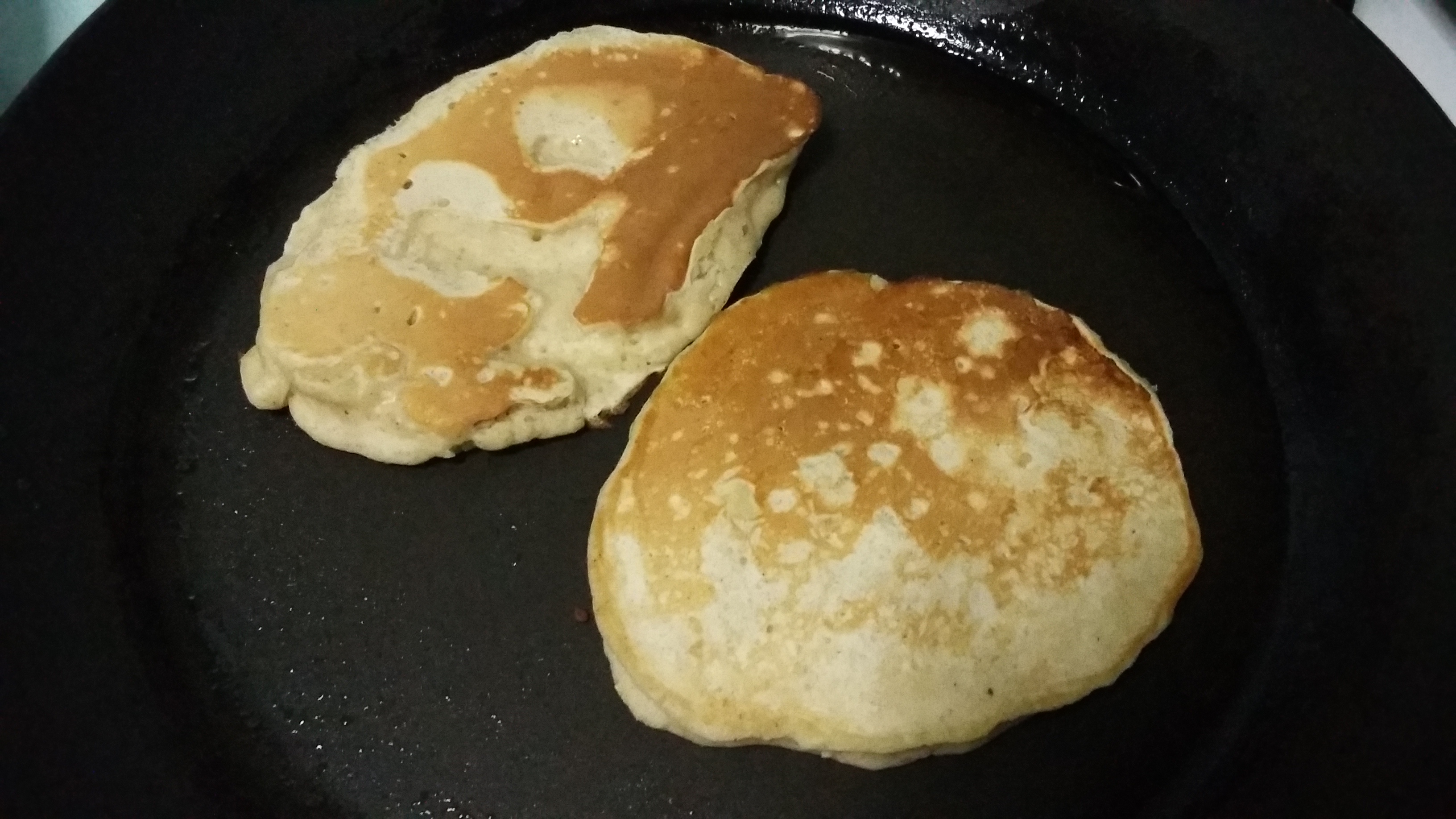 Pancakes cu mere si alune