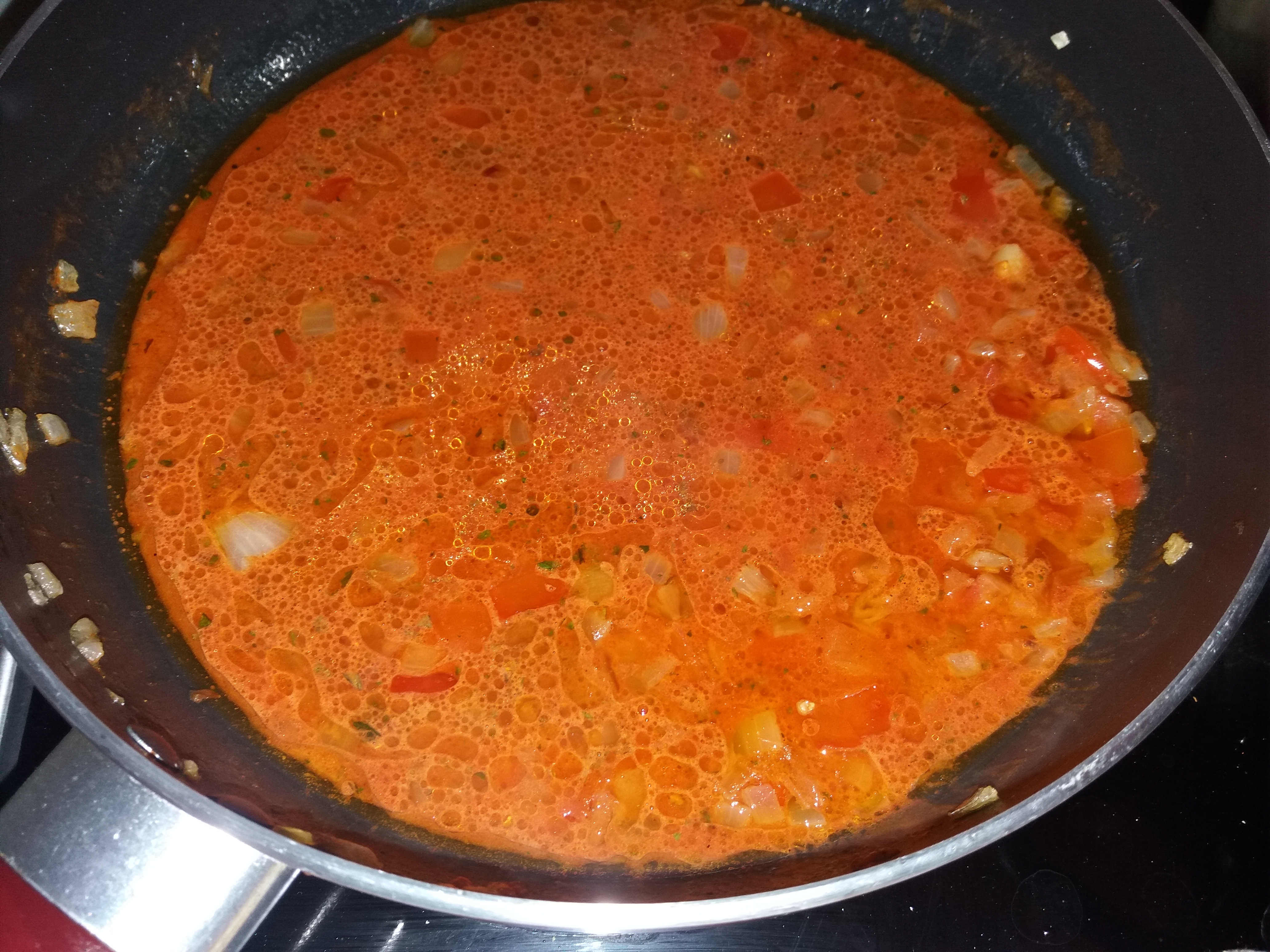 Spaghete arrabiata